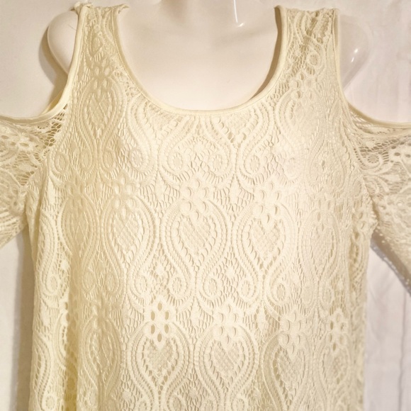 Cold Shoulder Blouse - Picture 3 of 9